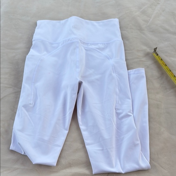 Ododos. White Textured High-Waisted Leggings - Picture 5 of 9